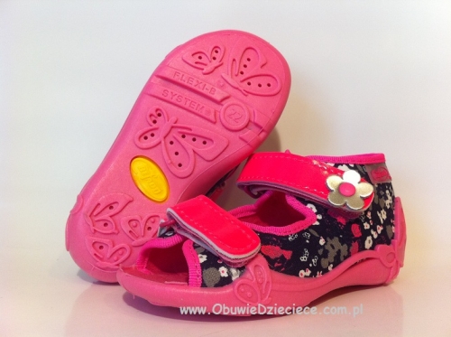 01-242P027 PAPI różowo czarne w kwiatki sandałki kapcie buciki obuwie wcz.dziecięce buty Befado Papi  18-25